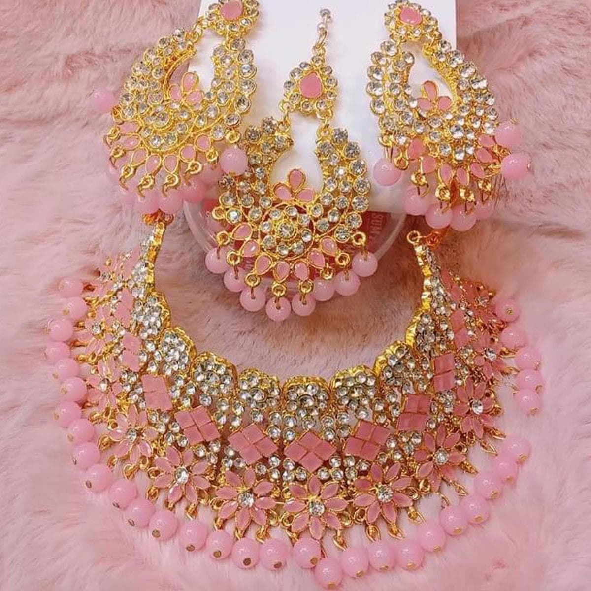 Cosmetic Style Necklace Set